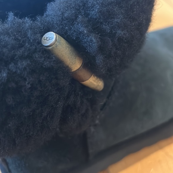 UGG black short foldable top with wooden toggles Womens 8 - Picture 8 of 13